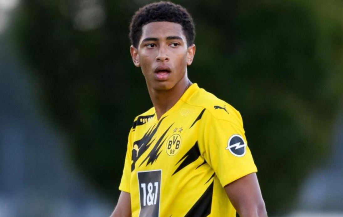 为何亲斯内德？穆帅：斯内德给了我三冠王，那是最棒的一年（穆帅谈为何偏爱斯内德：他助我夺三冠，那是我最好的一个赛季）