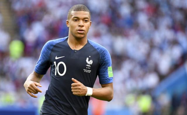 德佬：那不勒斯比去年更强；我喜欢意大利诺这样的教练（德劳伦蒂斯：那不勒斯比上赛季更强，我欣赏意大利诺这种类型的主帅）