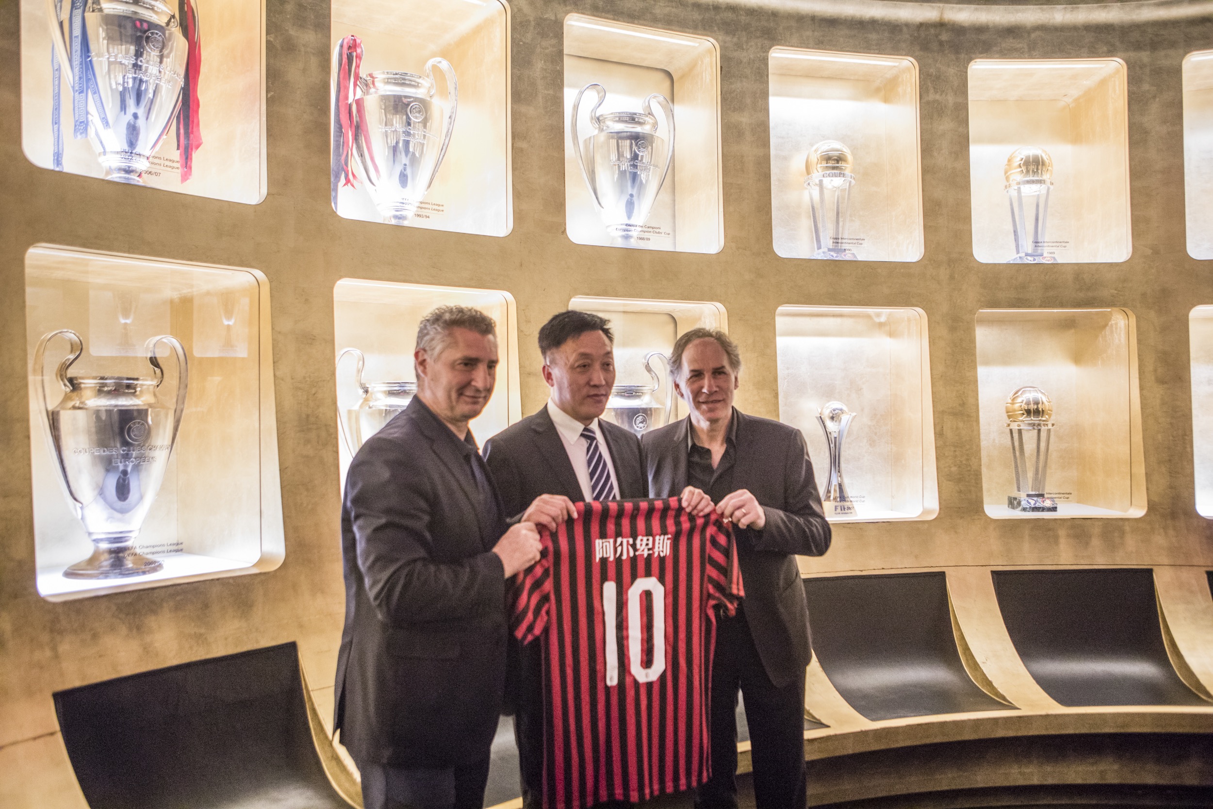 打破进球荒！拉什福德成巴萨唯一一位三项赛事都有进球的球员（破荒成功！拉什福德成巴萨唯一在三大赛事均破门之人）