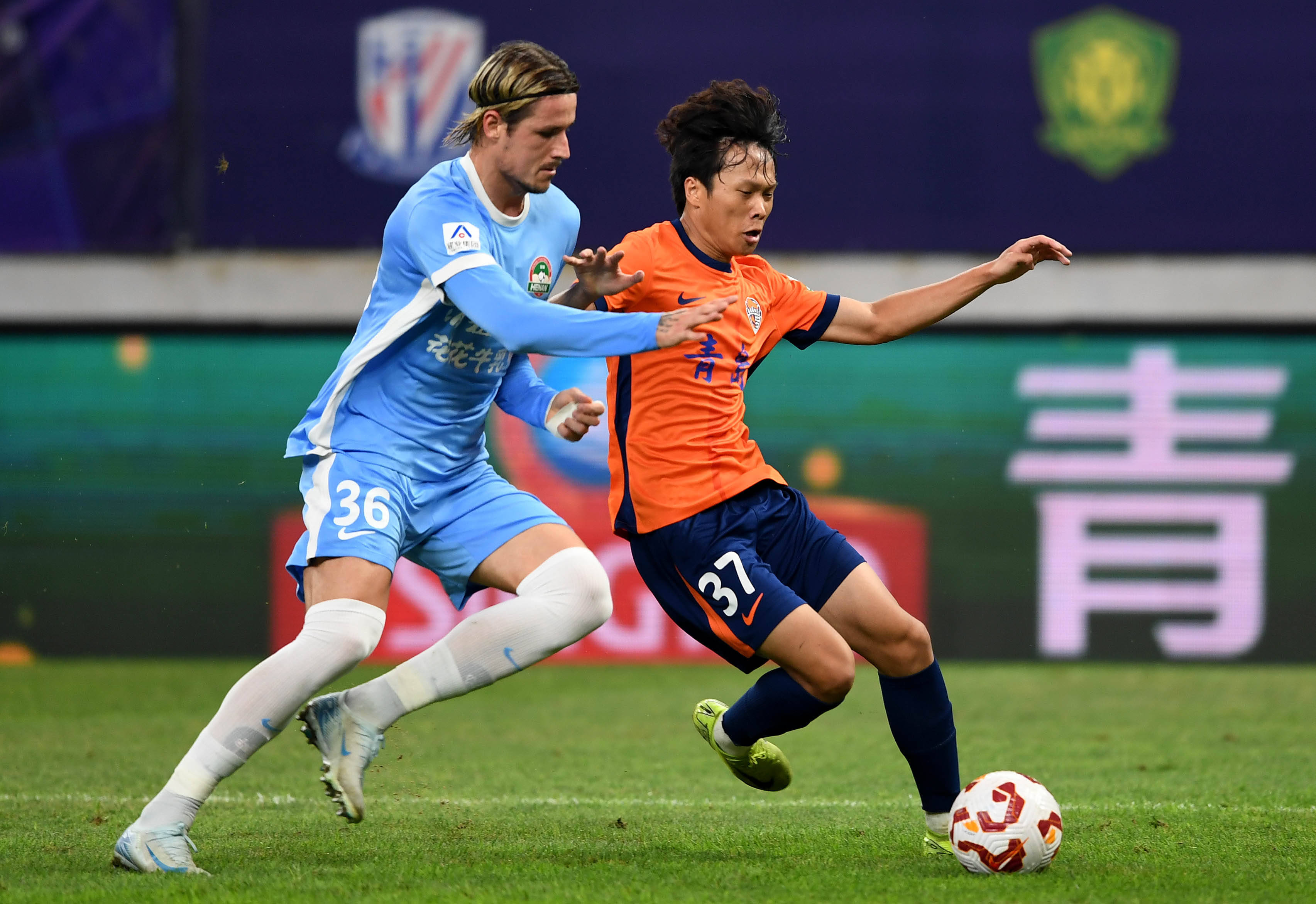 尤文官方：鲁加尼右腿比目鱼肌轻度损伤；据悉至少缺阵20天（尤文官宣：鲁加尼右腿比目鱼肌轻伤，至少缺阵20天）