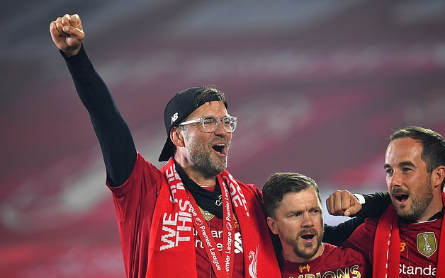 从弗里克的摇头中读懂了一切，巴萨的复兴之路还很漫长 巴塞罗那