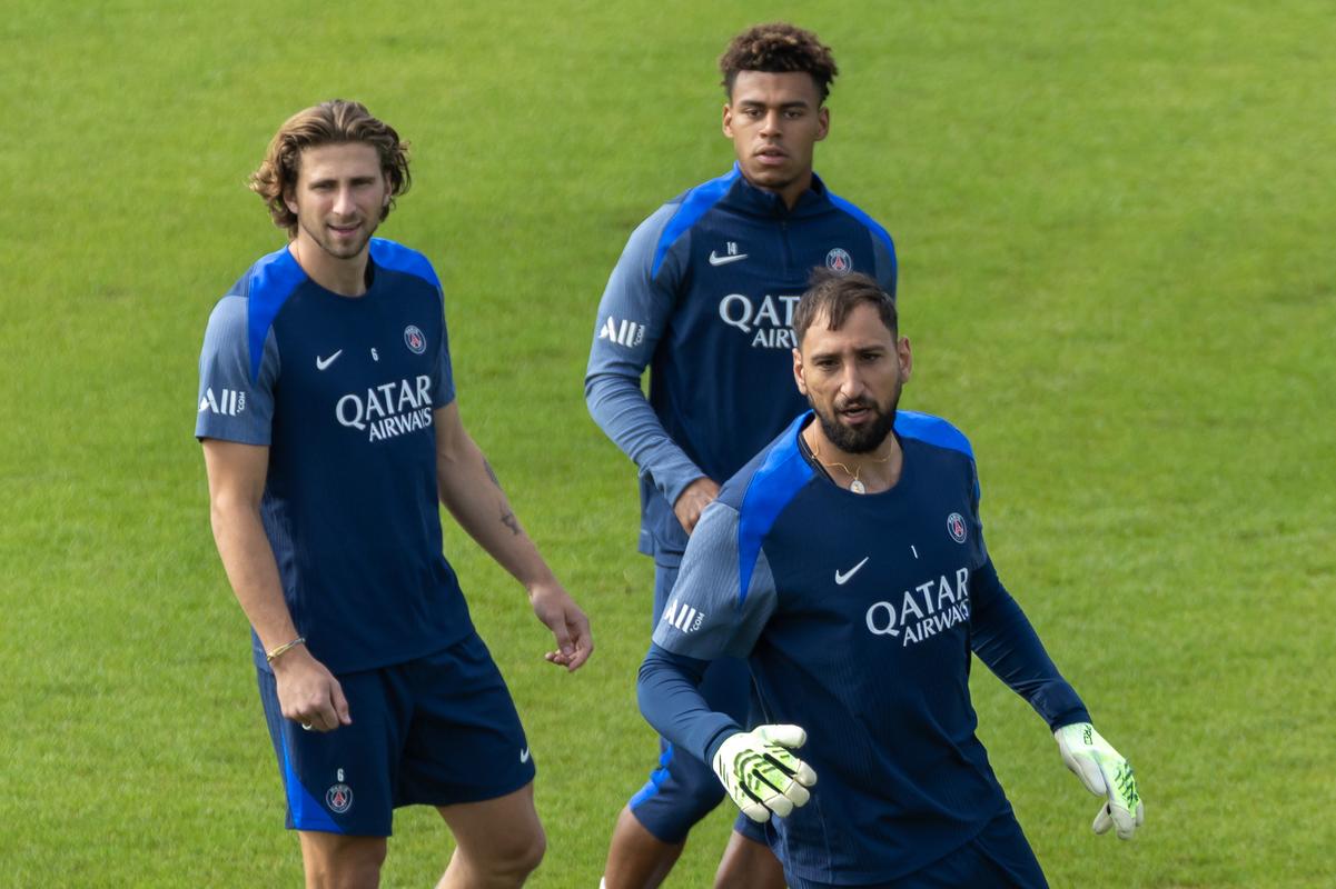 贝尔戈米：看看那不勒斯有多少人缺阵，如今他们比上赛季更强（贝尔戈米：那不勒斯伤兵满营，实力却已胜过上赛季）