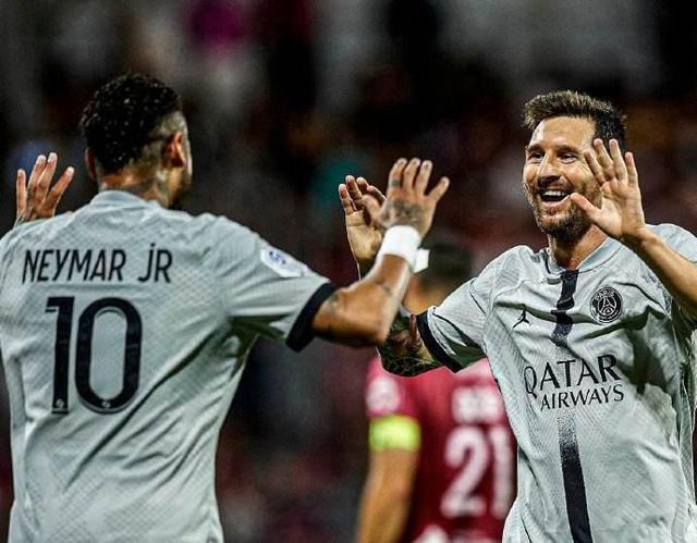 英超疯狂夜：切尔西利物浦双双翻车，11.4亿豪阵不敌升班马（英超爆冷夜：切尔西、利物浦同夜折戟，11.4亿豪阵不敌升班马）