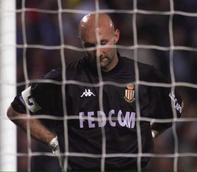 足球中超重金投入青训，多所足球学校开建（中超重金加码青训，多所足球学校相继开建）