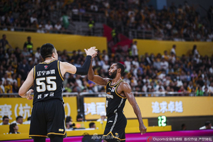 连续三场燃尽局！哈登31+5+8+2难救主，快船三节投降28分惨败魔术（三连崩！哈登砍31+5+8+2仍难回天，快船三节缴械28分惨负魔术）