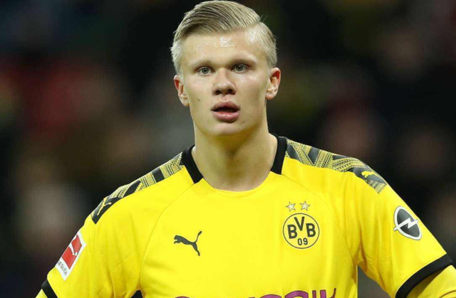 米体：斯帕莱蒂准备重新整合现有球员，由三中卫变阵四后卫（米体：斯帕莱蒂计划整合现有阵容，阵型从三中卫改为四后卫）