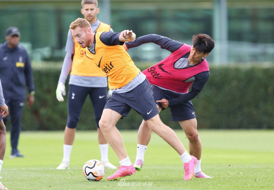 皇马死盯希腊天才！4000万要价难阻三豪门争夺战（皇马锁定希腊新星：4000万标价难挡三大豪门围抢）