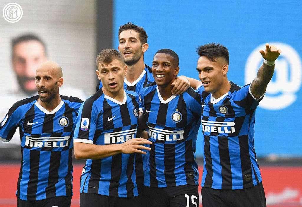 1v4戏耍巴萨后防！17岁就值6000万的他比亚马尔更有望成为金球？（1挑4戏耍巴萨防线！17岁身价6000万，他比亚马尔更有望问鼎金球？）