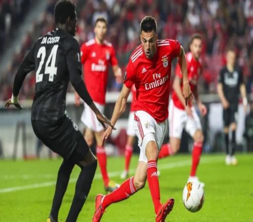 利物浦欧冠客战国米19人名单：萨拉赫无缘 基耶萨因病缺席（欧冠利物浦客场挑战国米19人名单出炉：萨拉赫落选，基耶萨因病缺阵）