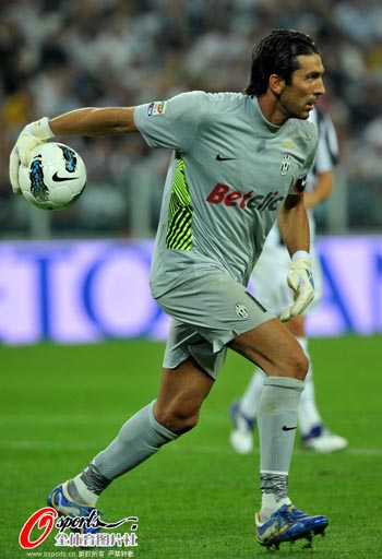 足球欧洲豪门宣布新球场设计方案（欧洲足坛豪门公布新球场设计蓝图）