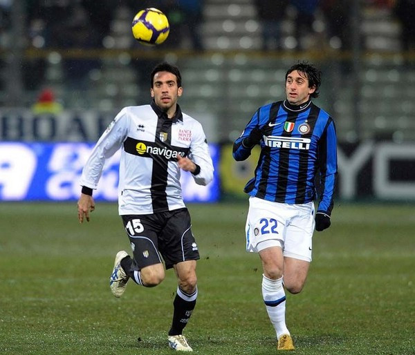 安迪·卡罗尔惊叹切赫神扑，创英格兰足球史经典瞬间（安迪·卡罗尔惊呼切赫神级扑救，一幕载入英格兰足坛史册）