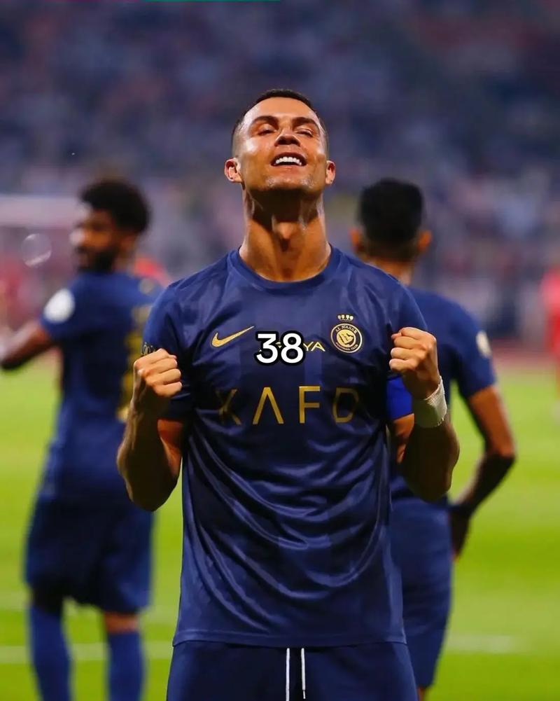 记者：杨希、向余望对阵韩国U22时大概率无法出场（记者：杨希、向余望对韩U22之战大概率缺席）