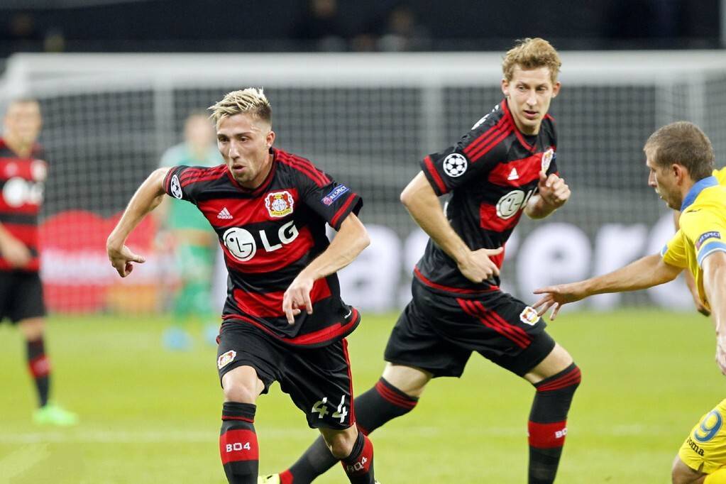 法甲战报：科巴尔点射，迪奥曼德扳平，巴黎FC1-1欧塞尔（法甲速递：科巴尔点球建功，迪奥曼德扳平，巴黎FC1-1战平欧塞尔）